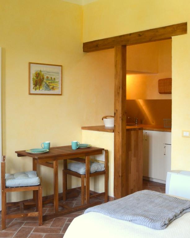 Agriturismo Borgo San Francesco Basiglio Bagian luar foto