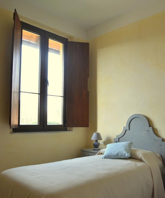Agriturismo Borgo San Francesco Basiglio Bagian luar foto