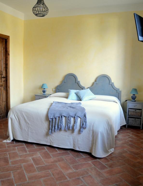 Agriturismo Borgo San Francesco Basiglio Bagian luar foto