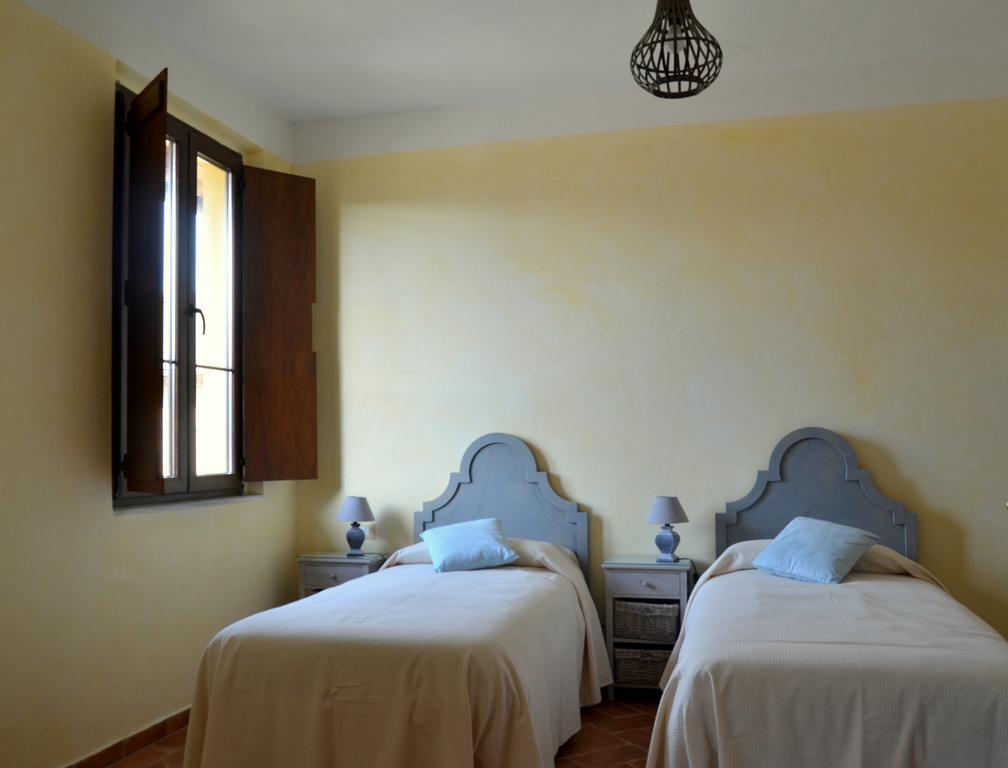 Agriturismo Borgo San Francesco Basiglio Bagian luar foto